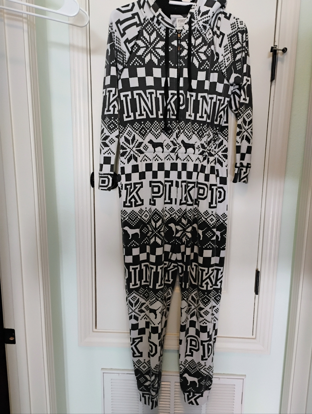 Victoria Secret Black & White Graphic One-Piece Jumpsuit Sz S